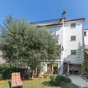 Lungomare Apartment Pula